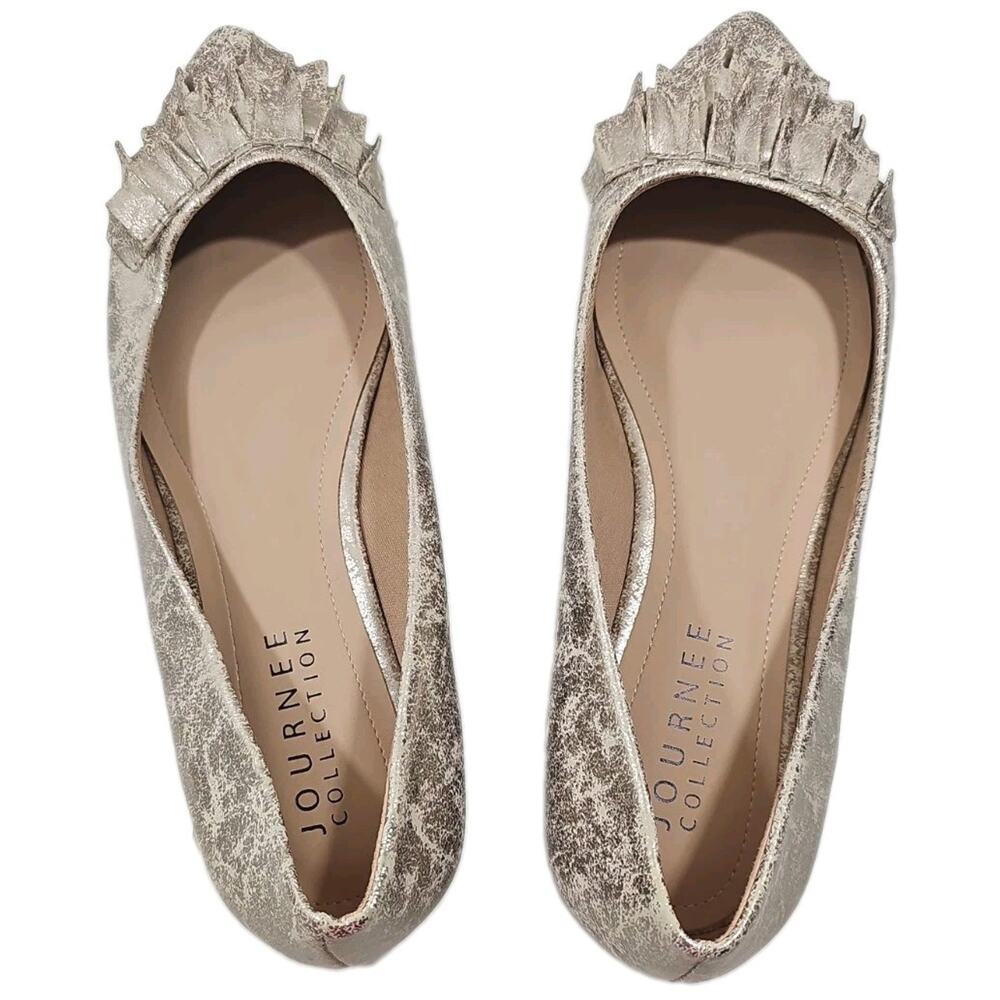 Journee Collection ~Woman Size 12M~ Judy Ruffled Ballet Flats Old Gold NWOB. - Picture 10 of 14